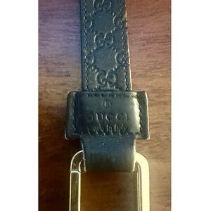 Gucci unisex black leather keychain with gold square buckle